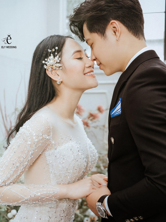 Minh Hằng và người yêu đã bên nhau hơn 1 năm. Trong suốt thời gian bên nhau, kỷ niệm khiến cô nhớ mãi là khi bản thân đoạt được huy chương bạc SEA Games 2019 ngay lần đầu tham gia nhờ sự động viên, ủng hộ của người yêu mình.