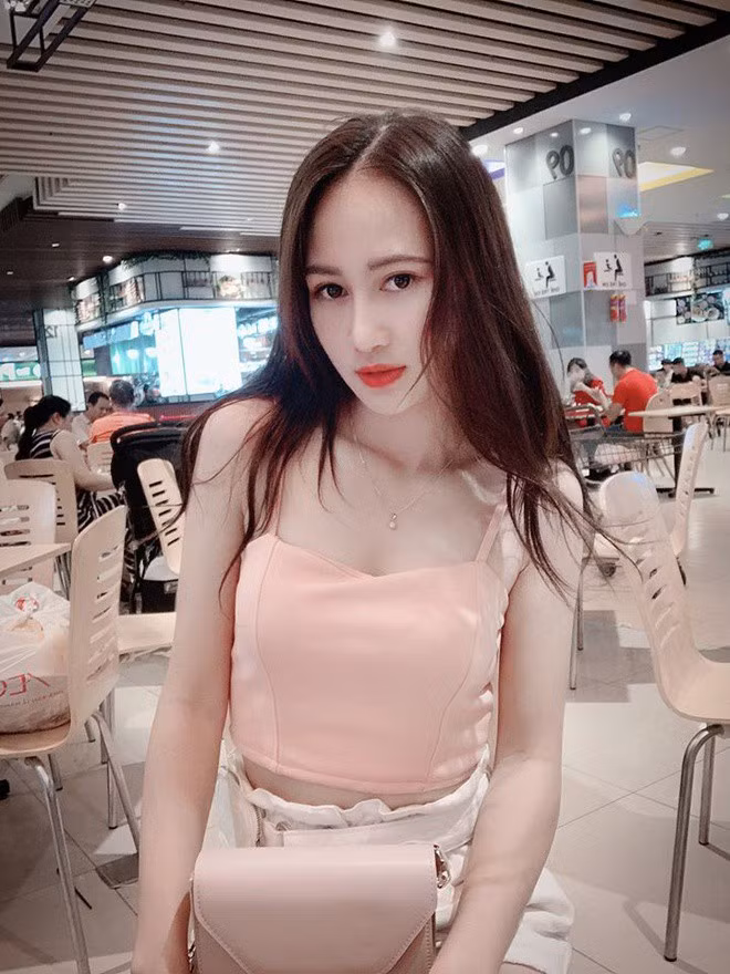 Trên trang cá nhân, cô nàng đang sở hữu hàng chục ngàn lượt follow cùng kênh Youtube riêng.