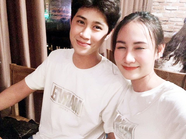 Minh Hằng và bạn trai quen nhau qua facebook. Theo “chính chủ” chia sẻ, đó là một cái duyên khi cô có người yêu ngay sau khi ăn chè đậu đỏ dịp Thất tịch.