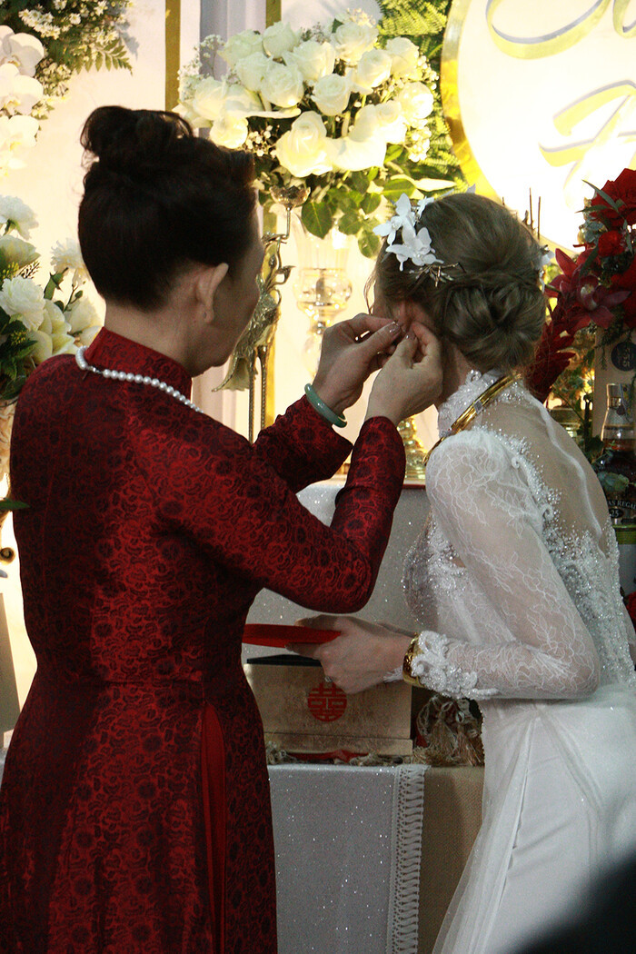 Xemesis là chàng streamer tài giỏi, có khối tài sản khổng lồ, còn Xoài Non cũng nổi bật với nhan sắc lai Tây xinh đẹp.