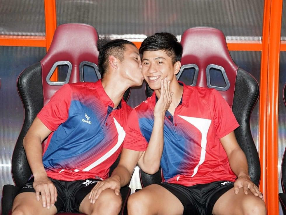 Khi xem lại sự thật đằng sau thì cư dân mạng ai cũng phải bật cười vì độ hài hước của cô vợ lẫn anh chồng vô cùng đánh yêu này.