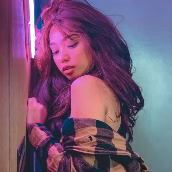 Hot girl thường xuyên đăng tải những video dance cover vừa nhí nhảnh lại mang nét gợi cảm khó cưỡng.