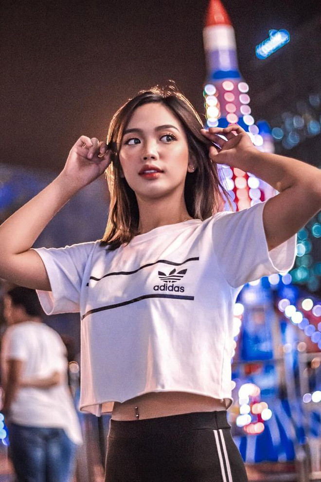 Theo tìm hiểu, "bản sao Linh Ngọc Đàm" là một Tiktoker, kiêm hot Youtuber đến từ Phipippines. Tài khoản của Amber Miles có hơn 600 nghìn người theo dõi.