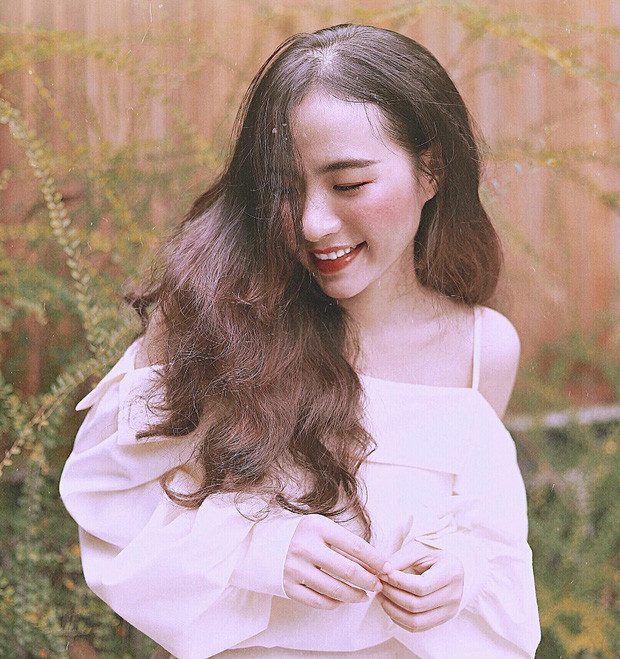 Sở hữu ngoại hình xinh đẹp cho nên Hương nhận được khá nhiều bạn thợ ảnh mời chụp làm mẫu.