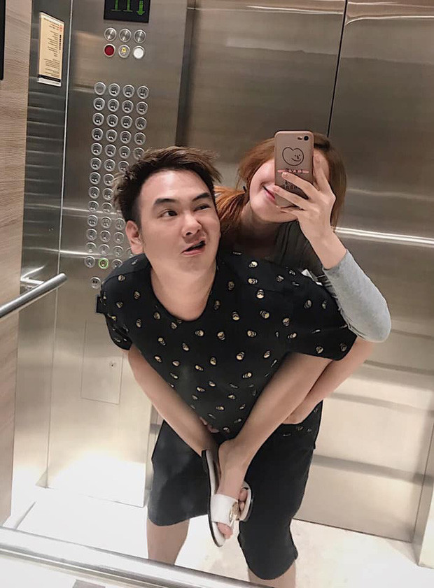 Nhiều fan hâm mộ khá lo lắng về khoảng cách tuổi tác của Xemesis và bạn gái, chính điều này cũng từng khiến Xemesis trăn trở bởi là cả một khoảng cách về thế hệ, sở thích, đam mê và kể cả cách ăn nói cũng khác nhau rất nhiều.