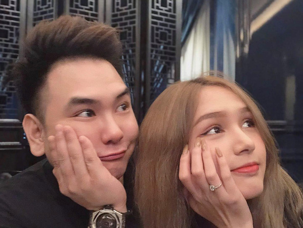 Chuyện tình "chú - cháu" của Xemesis và Xoài Non đã được thả tim ầm ầm vì quá đỗi dễ thương không khác gì trong truyện hay những bộ phim tình cảm.