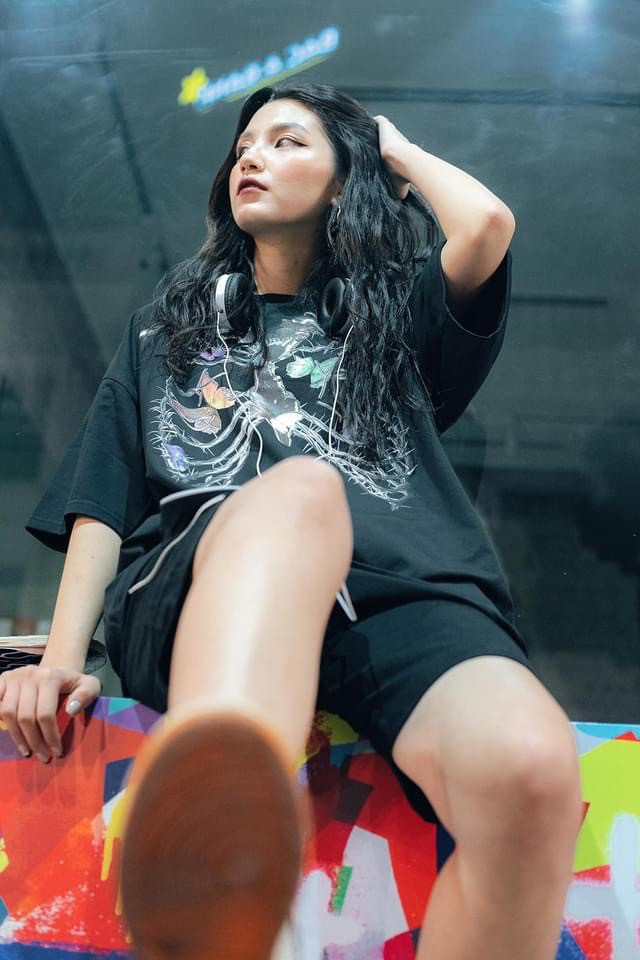 Bất cứ ai gặp Phương Thảo lần đầu tiên đều thắc mắc là người Việt hay hot girl lai. Cô nàng thậm chí còn có ngoại hình khá giống với diễn viên, người mẫu nổi tiếng Thái Lan, Mai Davika.