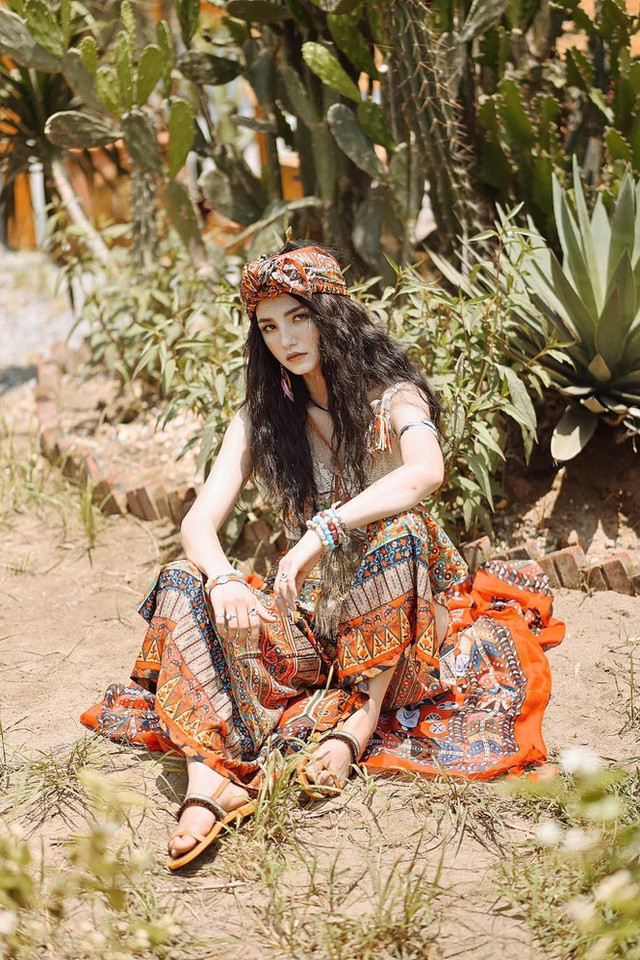 Bên cạnh kinh doanh, hot girl Đại học Thương mại cũng cho biết còn thích hát và thời trang nên cô dự định sẽ tham gia một chương trình hay cuộc thi nào đó để tự thử thách bản thân.