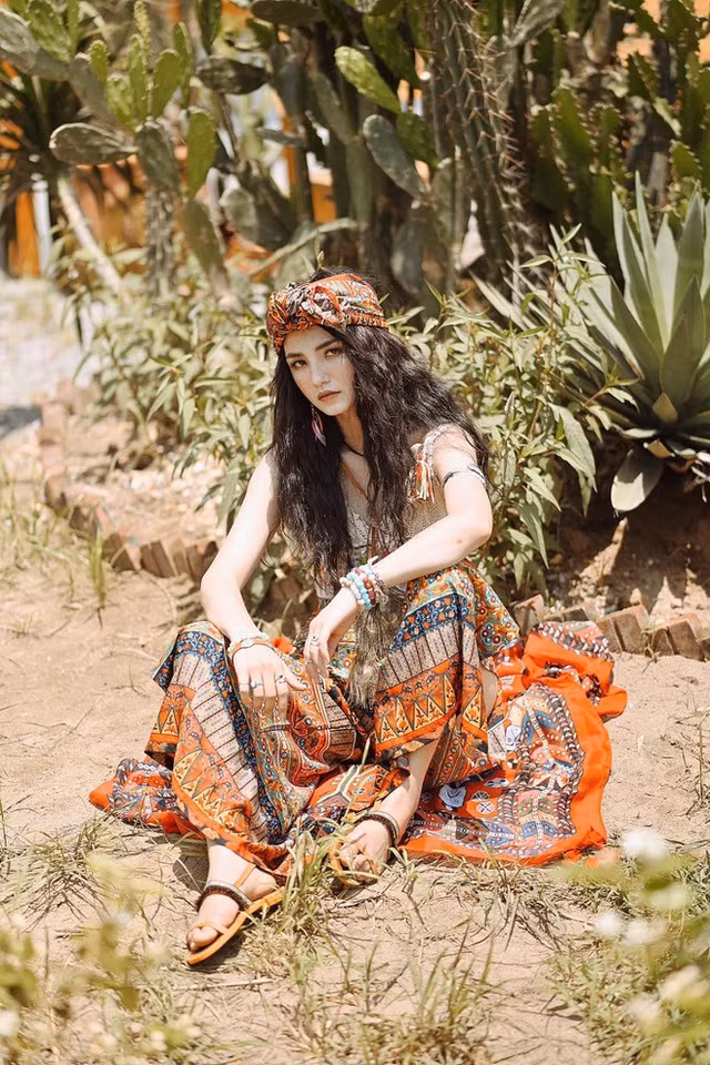 Bên cạnh kinh doanh, hot girl Đại học Thương mại cũng cho biết còn thích hát và thời trang nên cô dự định sẽ tham gia một chương trình hay cuộc thi nào đó để tự thử thách bản thân.