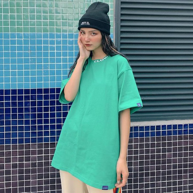 Với đôi mắt to tròn, mũi cao, cô nàng nữ sinh Đại học Thương Mại thường xuyên bị nhầm là con lai.