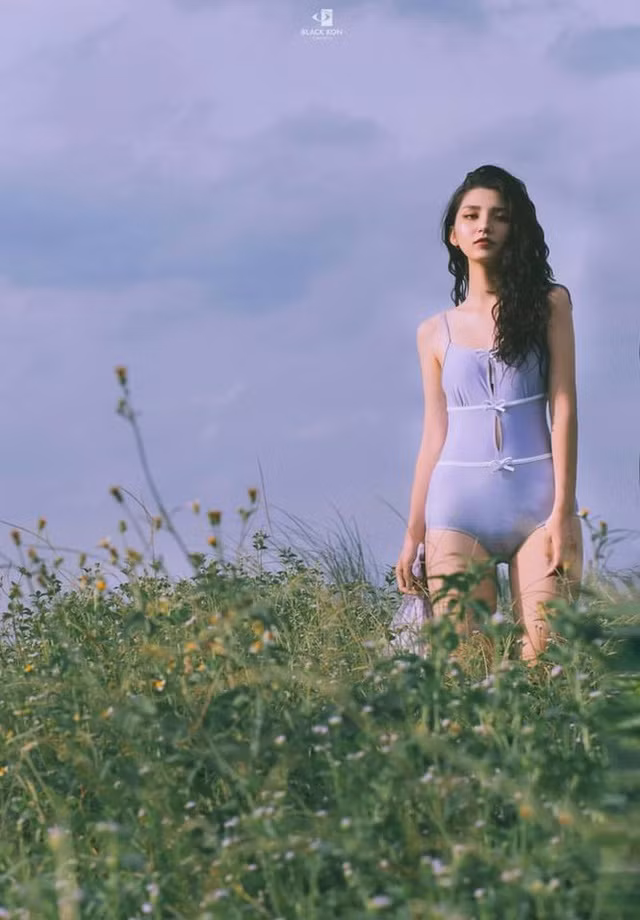 Nhờ khuôn mặt xinh xắn, ngoại hình thu hút, cô nàng bén duyên với nghề mẫu ảnh. Thế nhưng Thảo cho hay cô nàng thực sự đam mê với kinh doanh.