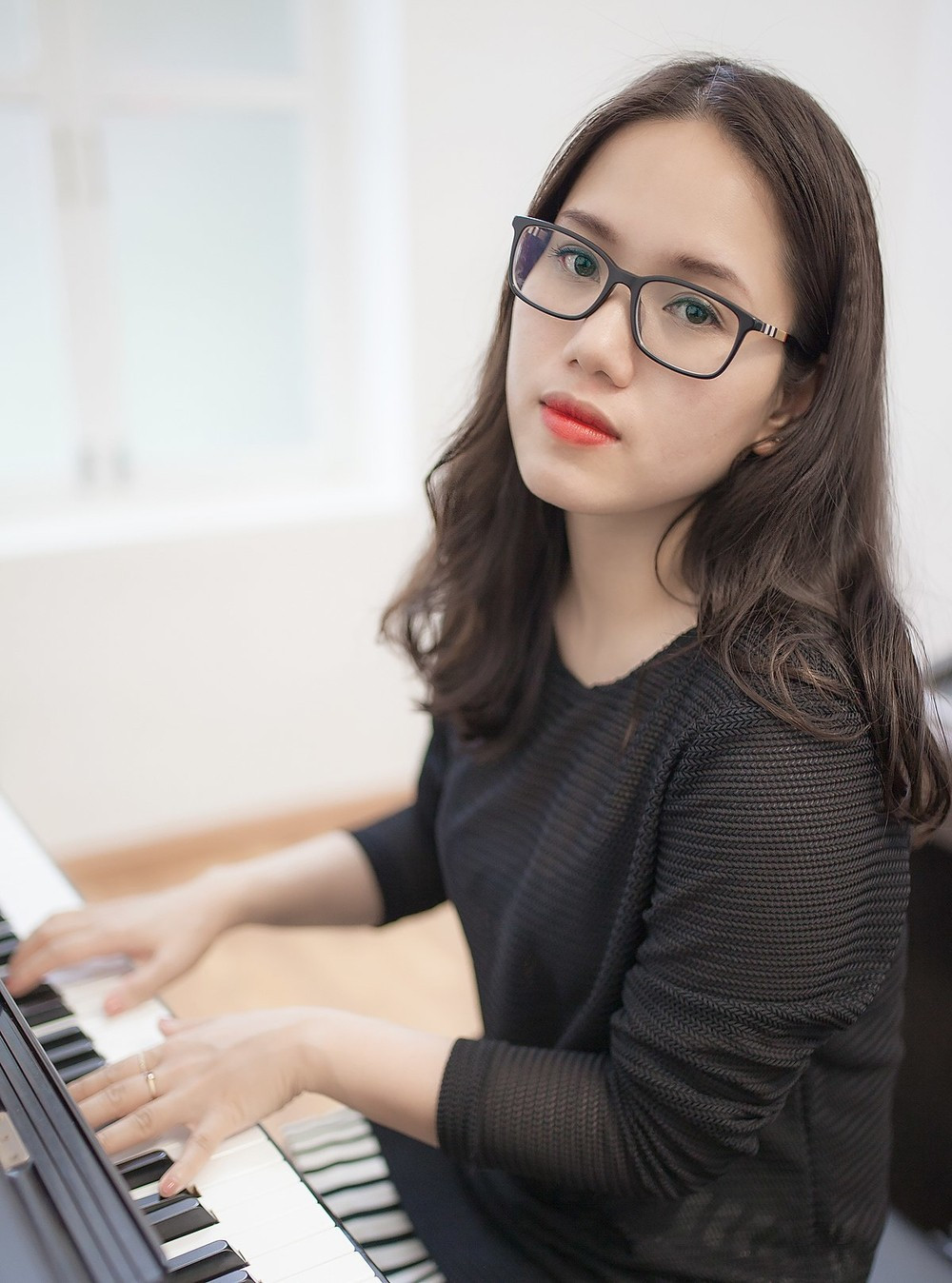 Bên cạnh đó, Thùy Chi cũng được mời làm cố vấn âm nhạc tại các cuộc thi âm nhạc lớn nhỏ khác.