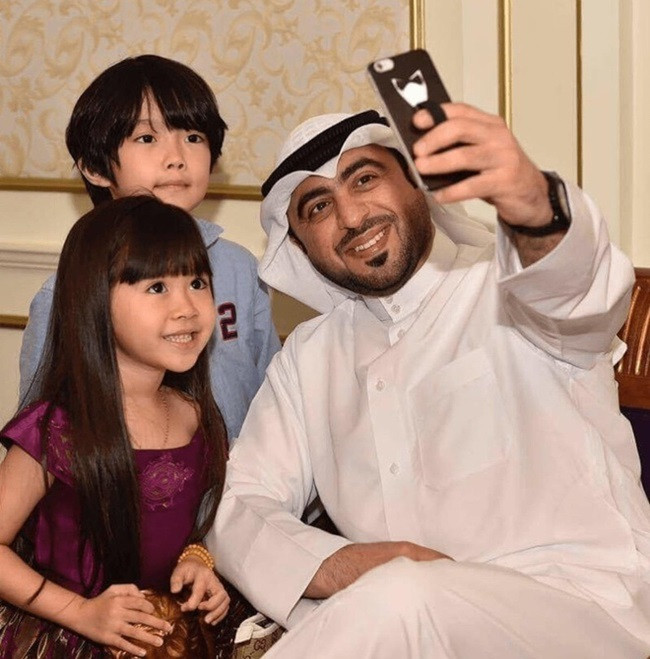 Vào thời điểm đó, vị đại gia Dubai này nuông chiều Breanna Youn như một tiểu công chúa, cho cô bé cuộc sống thượng lưu mà ai cũng ghen tị.