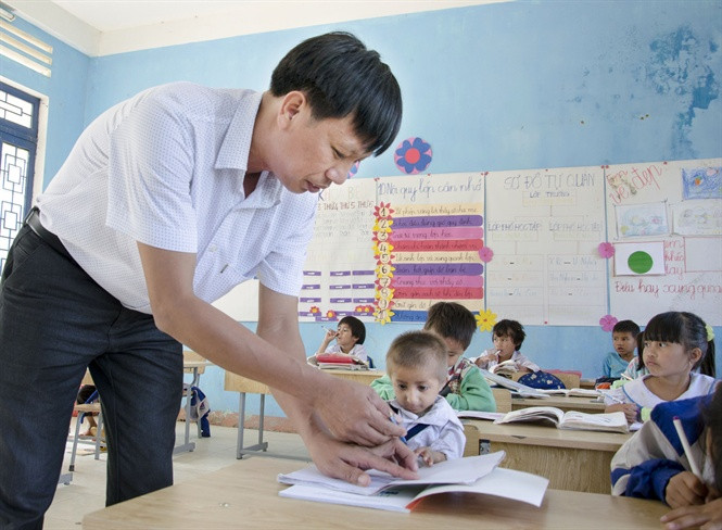 Cau be ti hon Dinh Van K're qua doi, dan mang tiec thuong-Hinh-3