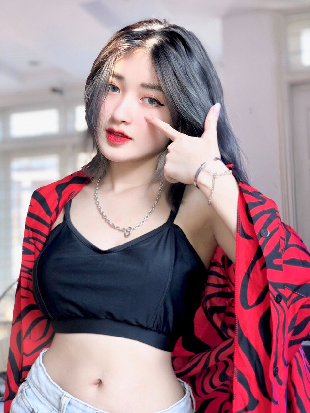 Gu ăn mặc của Dịu cũng được nhiều người đánh giá cao.