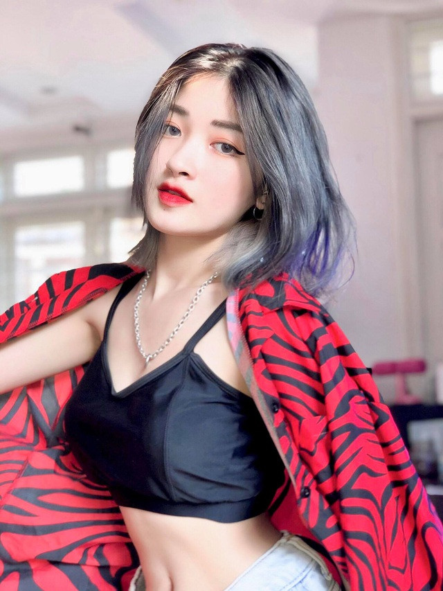 Trong cuộc sống lẫn các mối quan hệ, Hiền Dịu đặt sự tôn trọng lên trên hết. Đó cũng là bí quyết để cô nàng giữ được sức nóng của bản thân khi theo đuổi nghệ thuật.