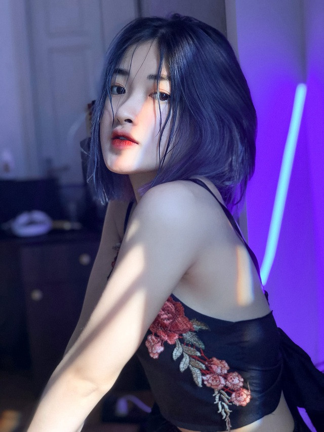 Vẻ đẹp tự nhiên, thần thái cuốn hút đã giúp cho Dịu thu về lượng người theo dõi đông đảo.