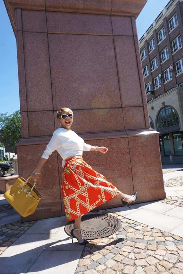 Nữ vlogger Brittanya Karma là chủ nhân của hàng loạt clip hài hước với tất tần tật chủ đề trong cuộc sống. Chính sự ếu táo, quan điểm sống phóng khoáng của Brittanya Karma đã mang đến rất nhiều tiếng cười cho mọi người.