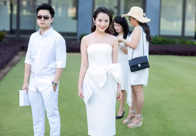 Chính chủ chưa xác nhận thông tin nhưng Phan Hoàng (em trai Phan Thành) và bạn gái của anh chàng lại liên tục có động thái đáng chú ý.