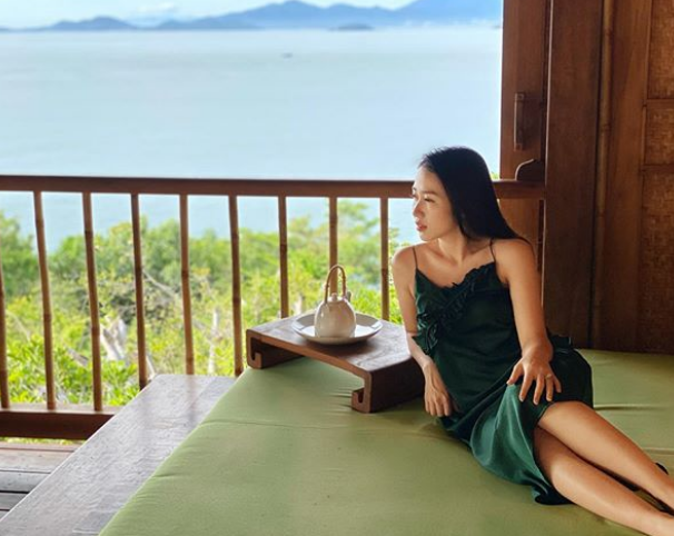 Ngoài gương mặt xinh đẹp, vóc dáng thon gọn, thân hình "bốc lửa" cũng là những ưu điểm nổi bật của Hoàng Vy nhận về sự ngưỡng mộ từ đông đảo dư luận.