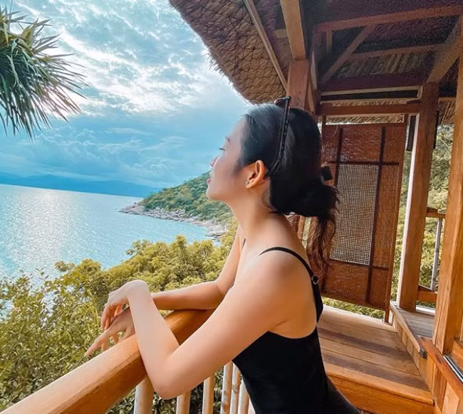 Dù đã làm mẹ nhưng Hoàng Vy vẫn giữ được nhiều nét đẹp xuân sắc rất riêng của mình.