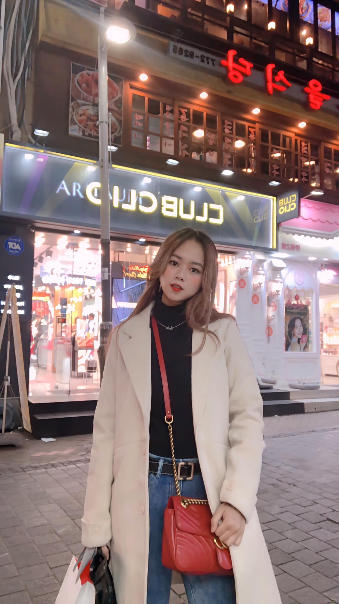 Trang cá nhân của Kỳ Thư cũng có hơn chục nghìn lượt theo dõi.