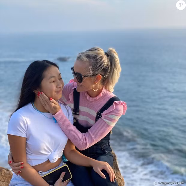 Được biết, Jade lớn lên giữa Pháp và Mỹ nhưng dành phần lớn thời gian ở Los Angeles, nơi cô học trung học.