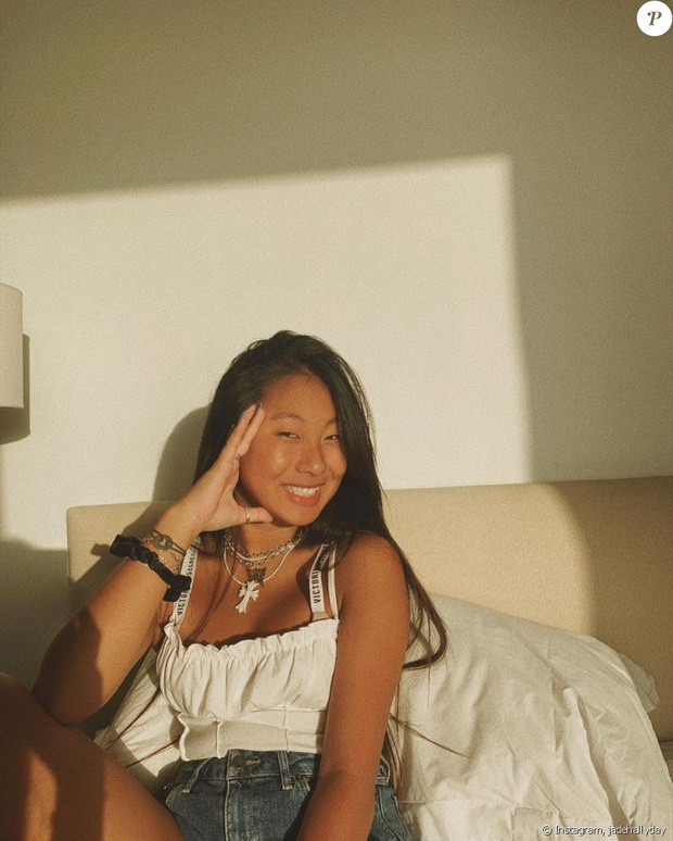 Jade và cô em gái được khám phá khắp thế giới với những chuyến du lịch thú vị.