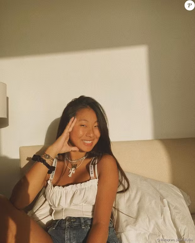 Jade và cô em gái được khám phá khắp thế giới với những chuyến du lịch thú vị.