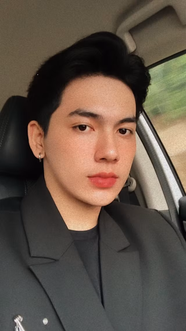 Hiệp từng chia sẻ rằng, anh lựa chọn Trung Quốc để theo học bởi vì yêu thích ngôn ngữ, phần vì ấn tượng nét văn hóa nơi đây.