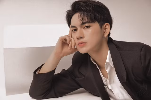 Vẻ bề ngoài của Tuấn Hiệp được cánh chị em đánh giá rất cao, họ nhận xét anh chàng không khác gì nam thần Hàn Quốc.