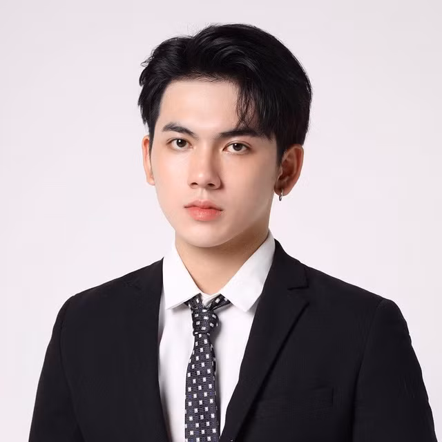 Một nam du học sinh điển trai cũng gây chú ý nữa là Trần Tuấn Hiệp (sinh năm 2001, Quảng Ninh), anh chàng hiện đang theo học ngành Văn học, Đại học Ninh Hạ (Ngân Xuyên, Trung Quốc).