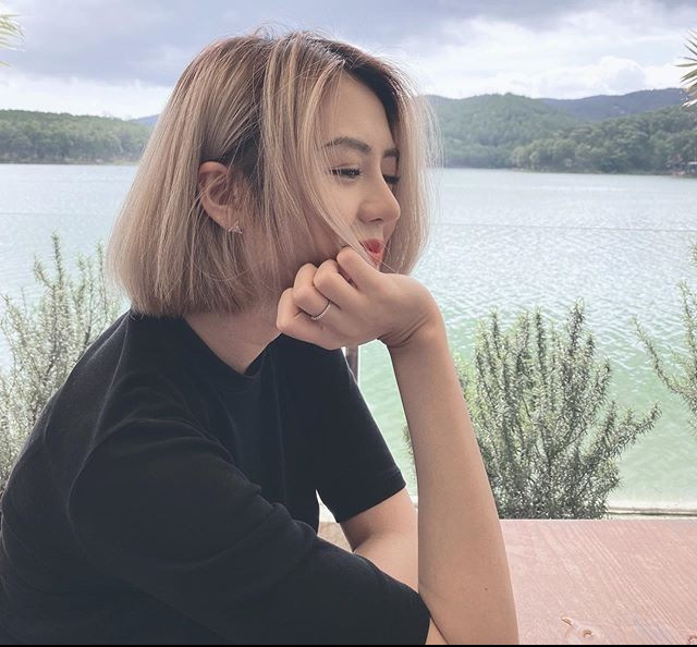 Bên cạnh võ thuật, Uyên cũng có niềm yêu thích một số môn thể thao khác, đặc biệt là bóng đá.