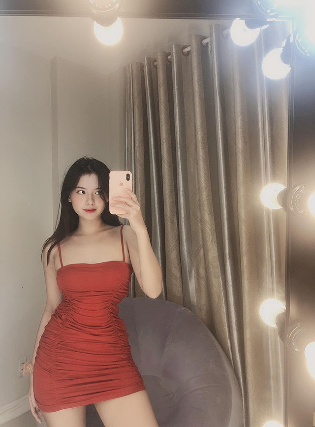 Khả Di cho biết trước khi giảm cân, cô cao 1,64 m nhưng nặng đến 62 kg. Tự nhận mình lúc trước vì sở hữu nhan sắc bình thường nên khi ra đường không được chú ý, đôi khi còn bị bắt nạt.