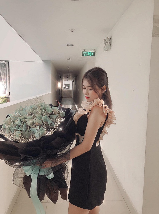 Hot girl này có được thu nhập lên 8 con số bằng sự nỗ lực, chăm chỉ làm việc, thử sức ở nhiều lĩnh vực khác nhau.