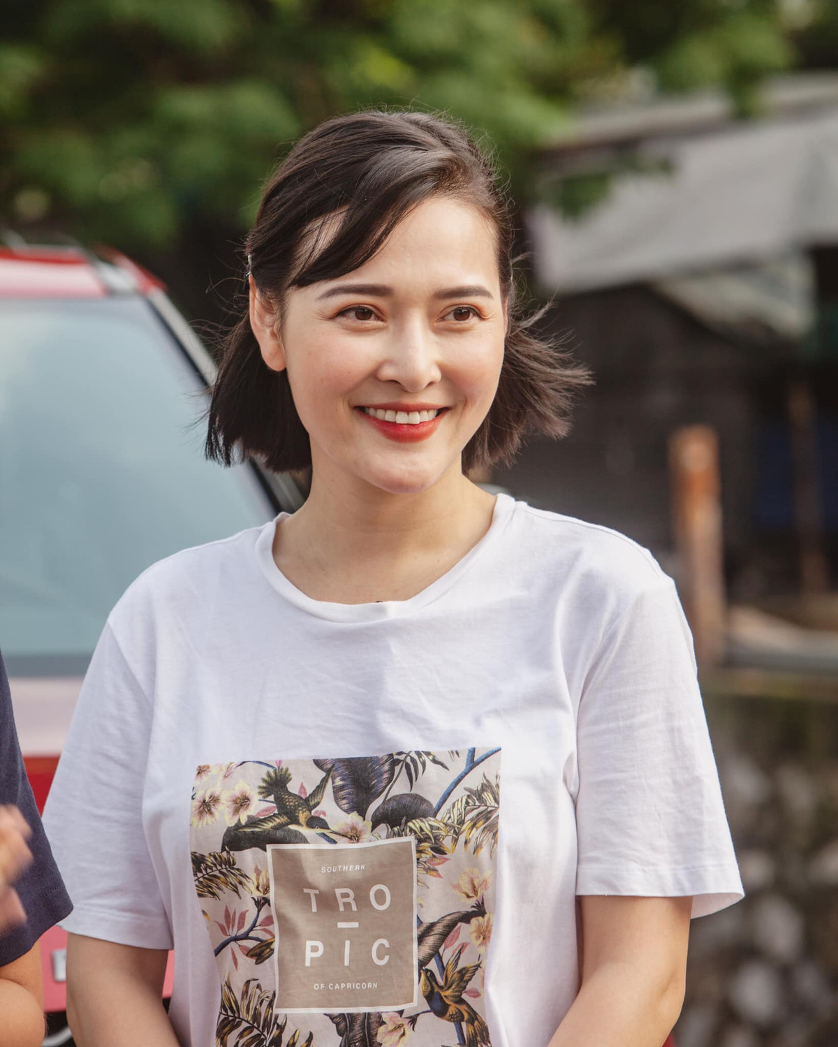 Ngoài thời gian lên sóng, biên tập viên Lê Thùy Linh còn gây chú ý với phong cách tự tin, năng động, thanh lịch nhưng vẫn phảng phất chút gợi cảm…