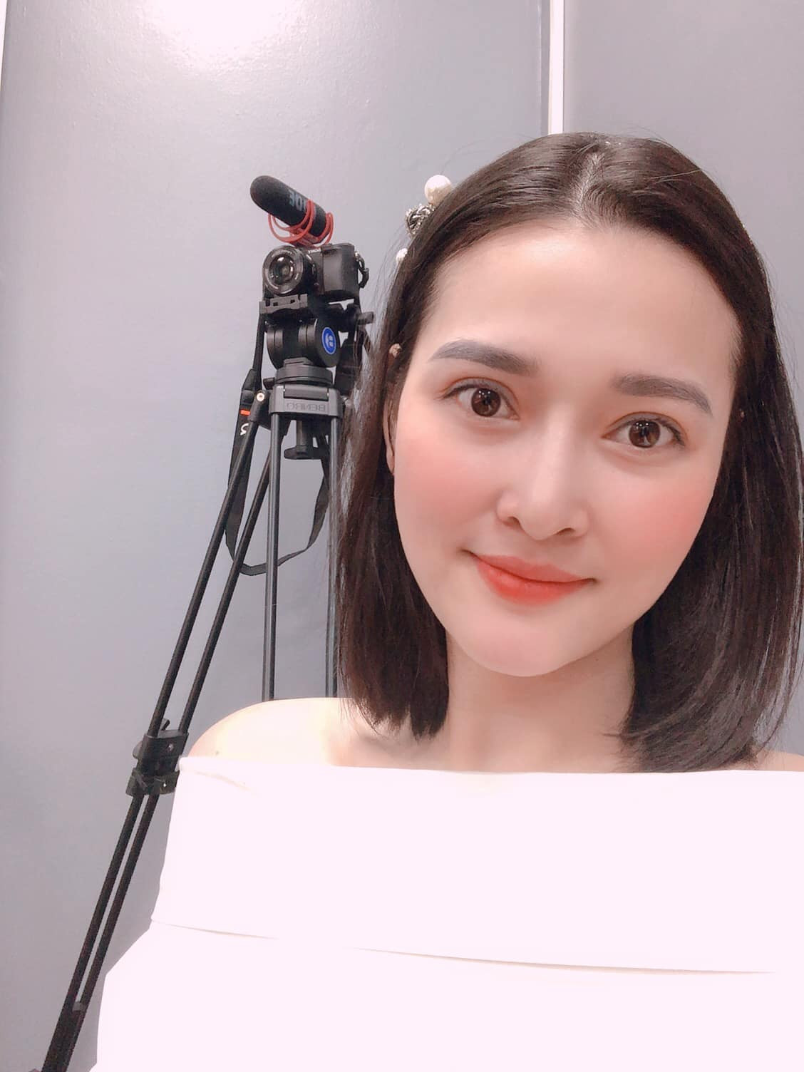 Với những khán giả theo dõi bản tin Thời sự của kênh Truyền hình nhân dân, BTV - MC Lê Thùy Linh không phải là gương mặt xa lạ.