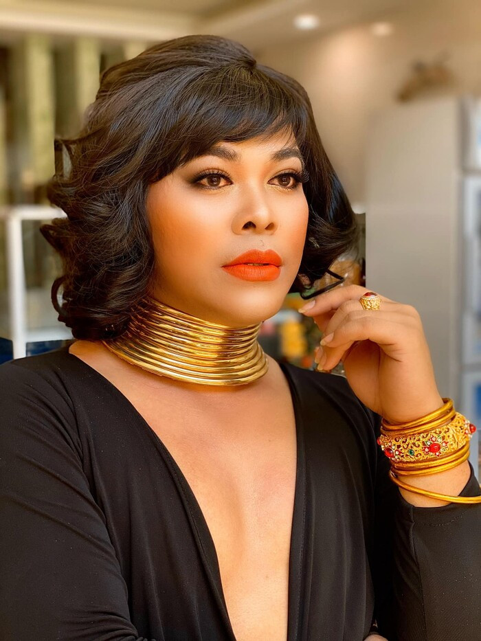 Điểm đặc biệt của Thu Phương là cô không lựa chọn hình ảnh nữ tính chuẩn "beauty queen" để nộp hồ sơ dự thi, mà thay vào đó là tạo hình có phần mạnh mẽ, nam tính. Chính điều này đã khiến netizen không khỏi ngỡ ngàng.