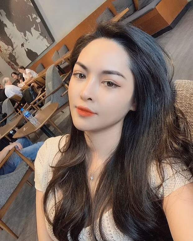 Vũ Thanh Quỳnh được biết đến là “người đẹp dao kéo” với câu chuyện thay đổi cuộc đời truyền cảm hứng đến nhiều người.