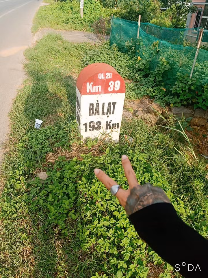 Di bo tu Sai Gon len Da Lat, chang trai he lo ly do-Hinh-3