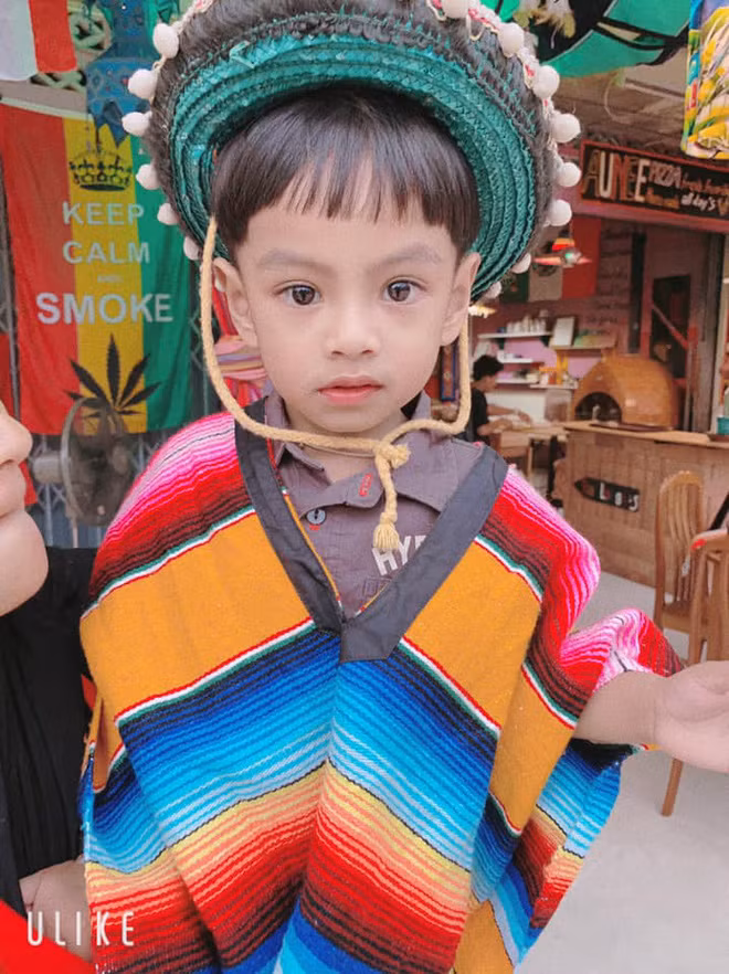 Nhiều người tranh luận Arsya 3 tuổi không còn đẹp xuất thần như hồi mới sinh, tuy nhiên cũng có ý kiến cho rằng, bé vẫn giữ được hầu hết các nét đẹp nổi bật trên khuôn mặt.