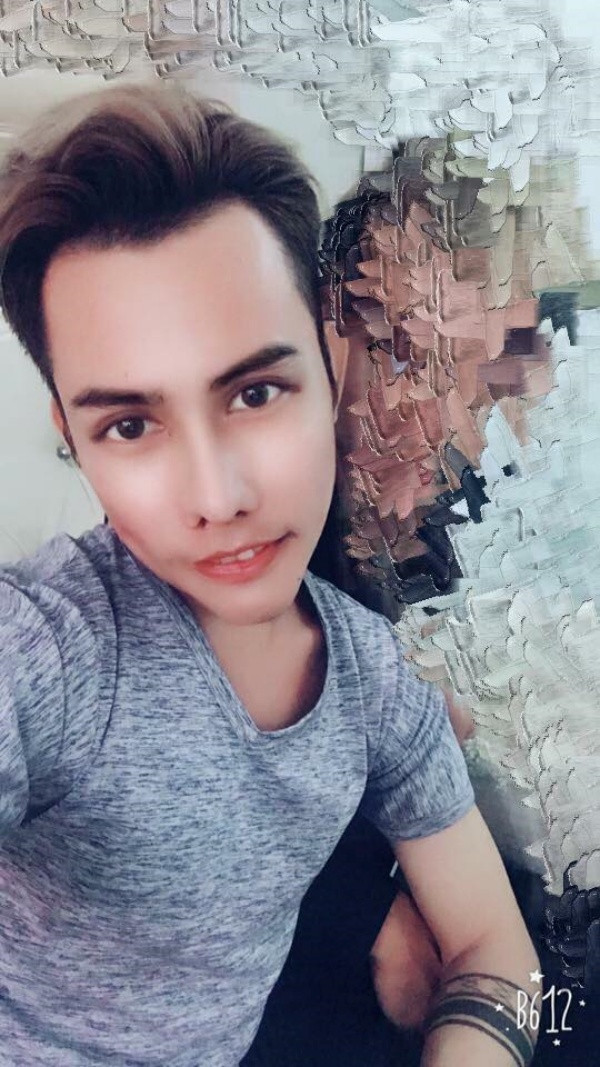 Ngoại hình hiện tại có phần lên hương, nhưng tên tuổi của anh không còn đình đám như xưa nữa.