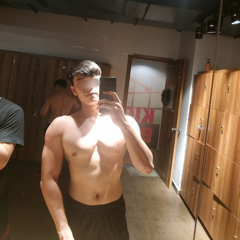 Hiện tại, trước sự phản ứng quá dữ dội của cộng đồng mạng, chàng thanh niên N.X.Q đã khóa trang cá nhân.