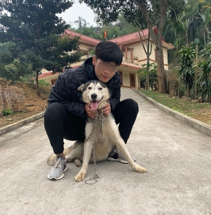 Anh chàng còn có gương mặt điển trai, dễ dàng “đốn tim” các cô gái.