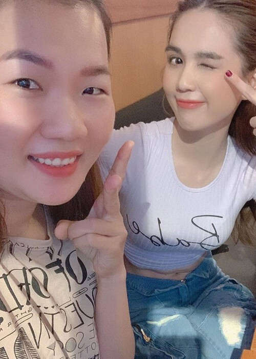 Ngọc Trinh ở đâu, Thuý Kiều ở đó nên cô trợ lý cũng được tận hưởng những chuyến đi sang chảnh cùng CEO của mình.