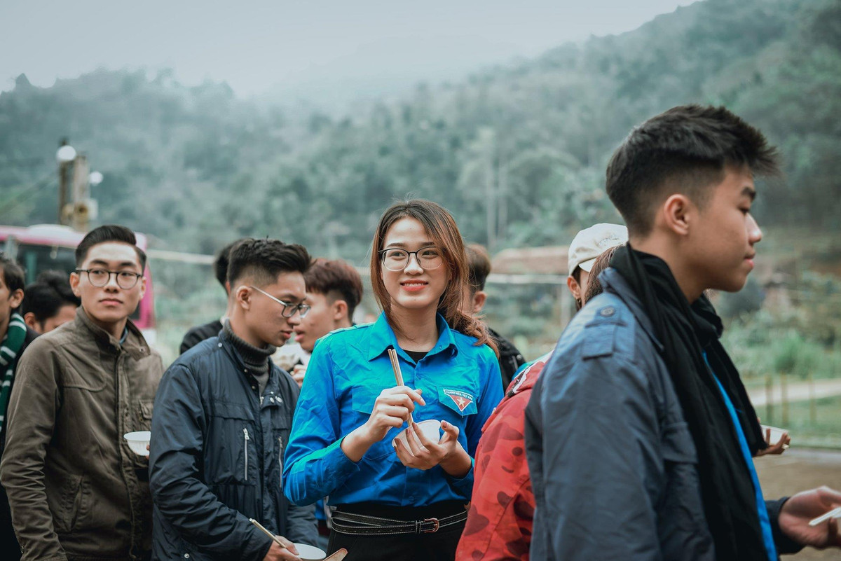 Hoa hậu Việt Nam Đỗ Thị Hà được nhiều người nhận xét có vẻ đẹp trong trẻo, nụ cười duyên dáng cùng ngoại hình nổi bật dù ở ngoài đời thường, trước lúc đăng quang ngôi vị danh giá này.