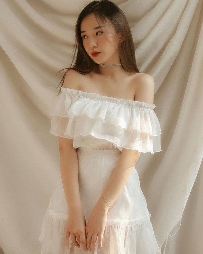 Nhan sắc và khí chất của cô nàng này cũng gây ấn tượng không kém.