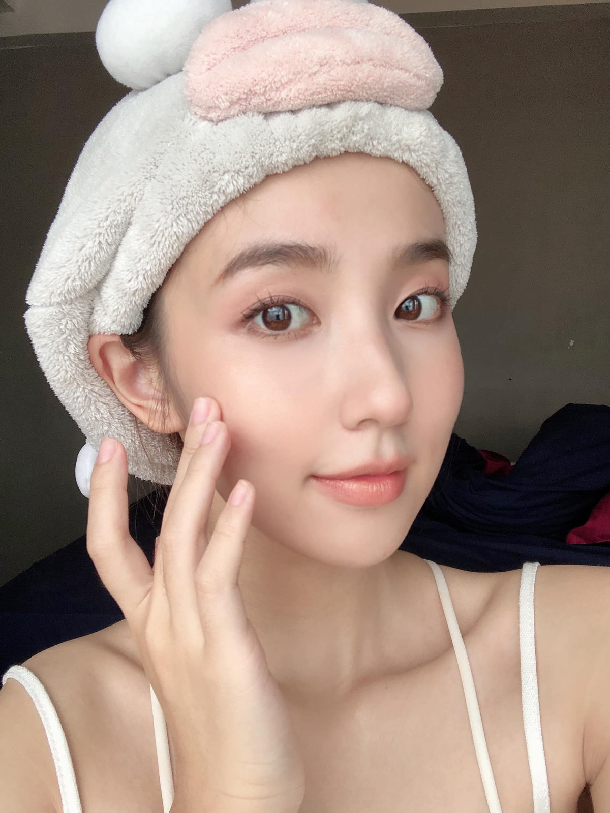 9x cũng chia sẻ vì yêu thích văn hóa Hàn Quốc, đặc biệt là đồ ăn và thời trang, cô cũng đã từng theo học tiếng Hàn.