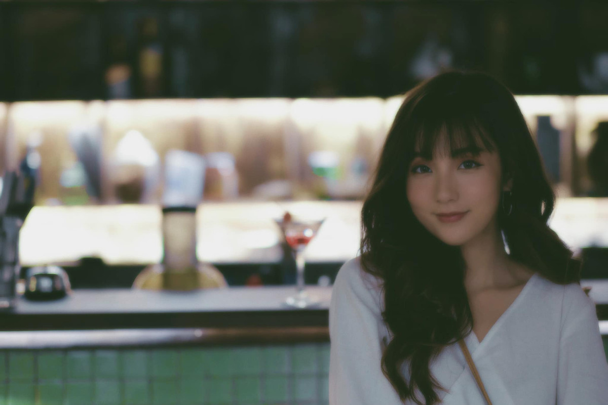 Nhờ sở hữu ngoại hình "vạn người mê" nên Khánh Hà thường bị người khác nhầm là con gái Hàn Quốc, thậm chí có người còn nhận xét Hà có nhiều hình ảnh góc nghiêng giống như bản sao của nàng Thư kí Kim - Park Min Young.