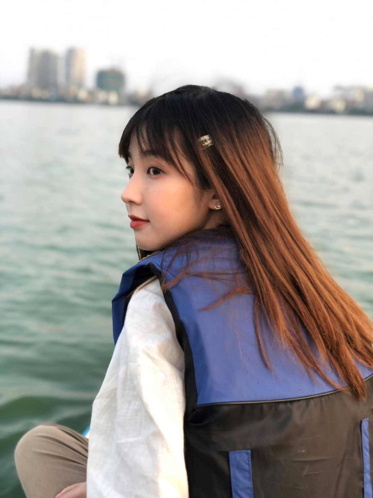 Những hình ảnh của cô gái này sau khi được đăng tải lên một số trang mạng xã hội đã ngay lập tức thu hút sự chú ý không nhỏ.